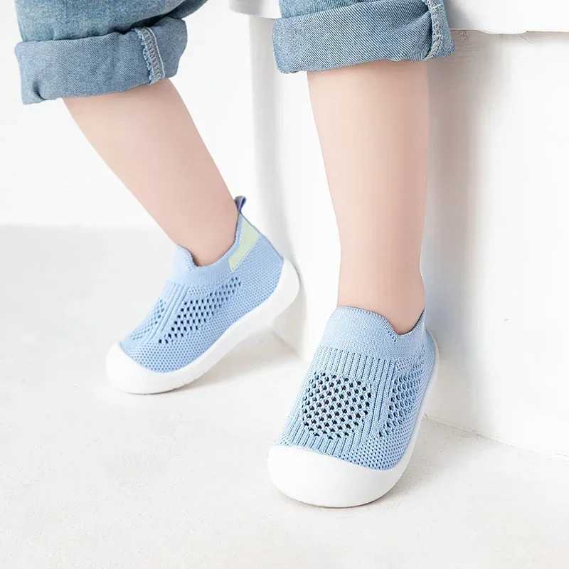 Sneakers Spring Popular New Baby Shoes Mesh Knit Breathable Kid Girls Boys 0-3T Summer Slip-On Casual Sneakers Toddler Non-Skid Prewalker H241221