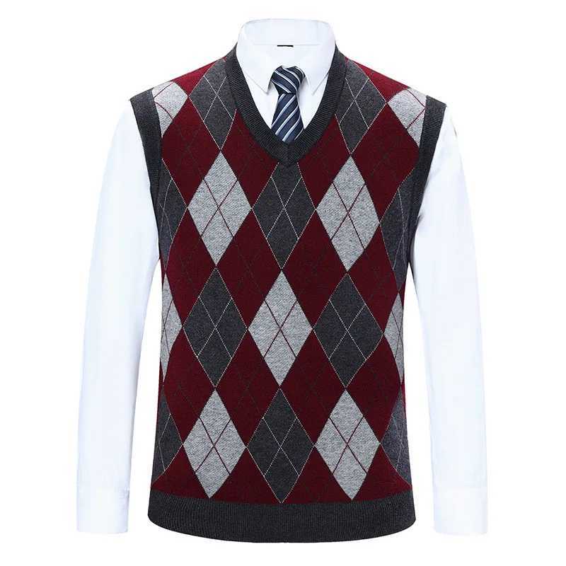 Middle-aged Mens Pullover Sweater Fashion Trend Color Diamond Plaid Sleeveless Vest in Autumn and WinterXJ241221