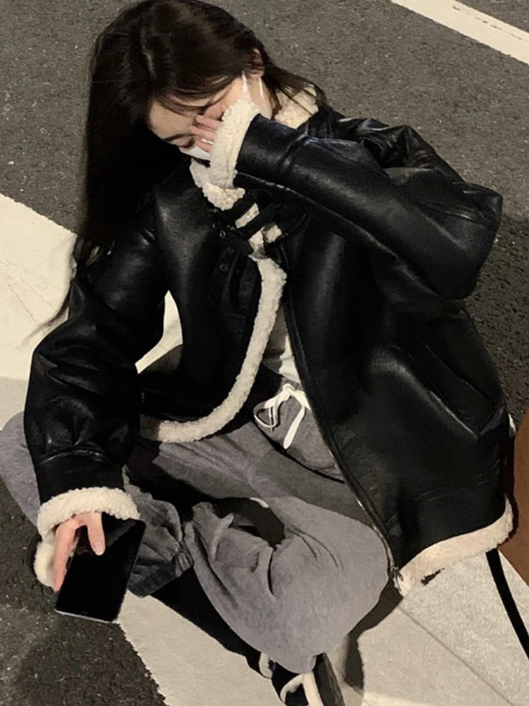 Korean Female Street wear Outwear Retro Thick Warm Leather Coat Winter Woman Plush Loose Fur Integrated Lapel Long Sleeve Jacket 241216