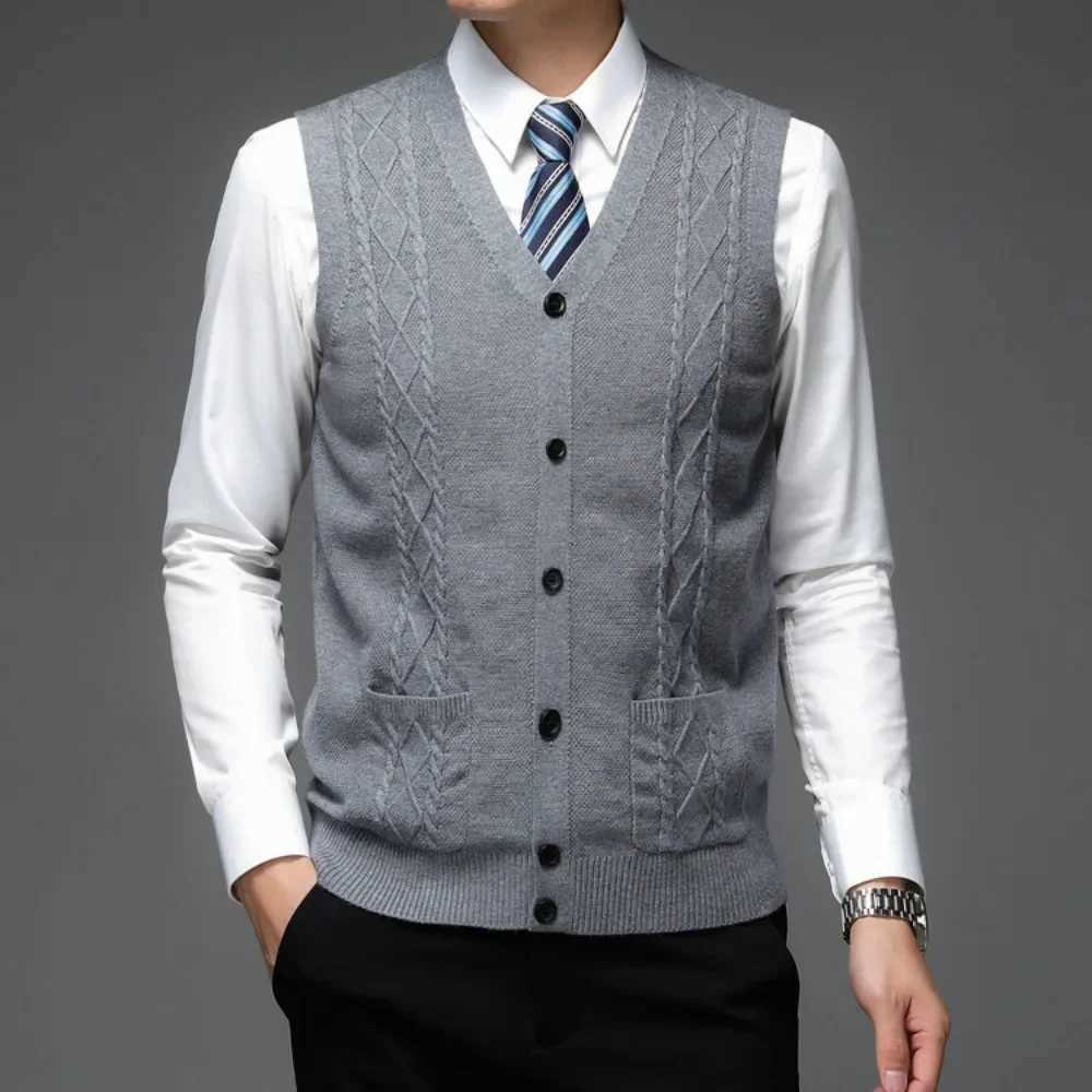 Trend Mens Business Casual Pullover Wear Warm Sleeveless Velvet Knitted Sweater Vest TopsXJ241221