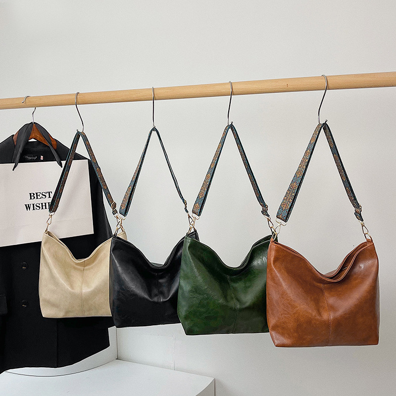 2025 New Women's Large Capacity Single Shoulder Bag, New Broadband Shoulder Crossbody Bag, Designer Texture Commuter Bucket Bag