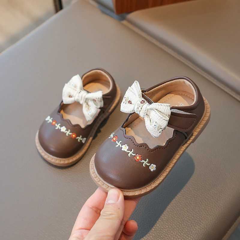 Sneakers Sweet Style Baby Girls Leather Shoes Children Kids Love Bow Princess Shoes Soft Sole Anti Slip Lightweight Infant Toddler Shoes H241221