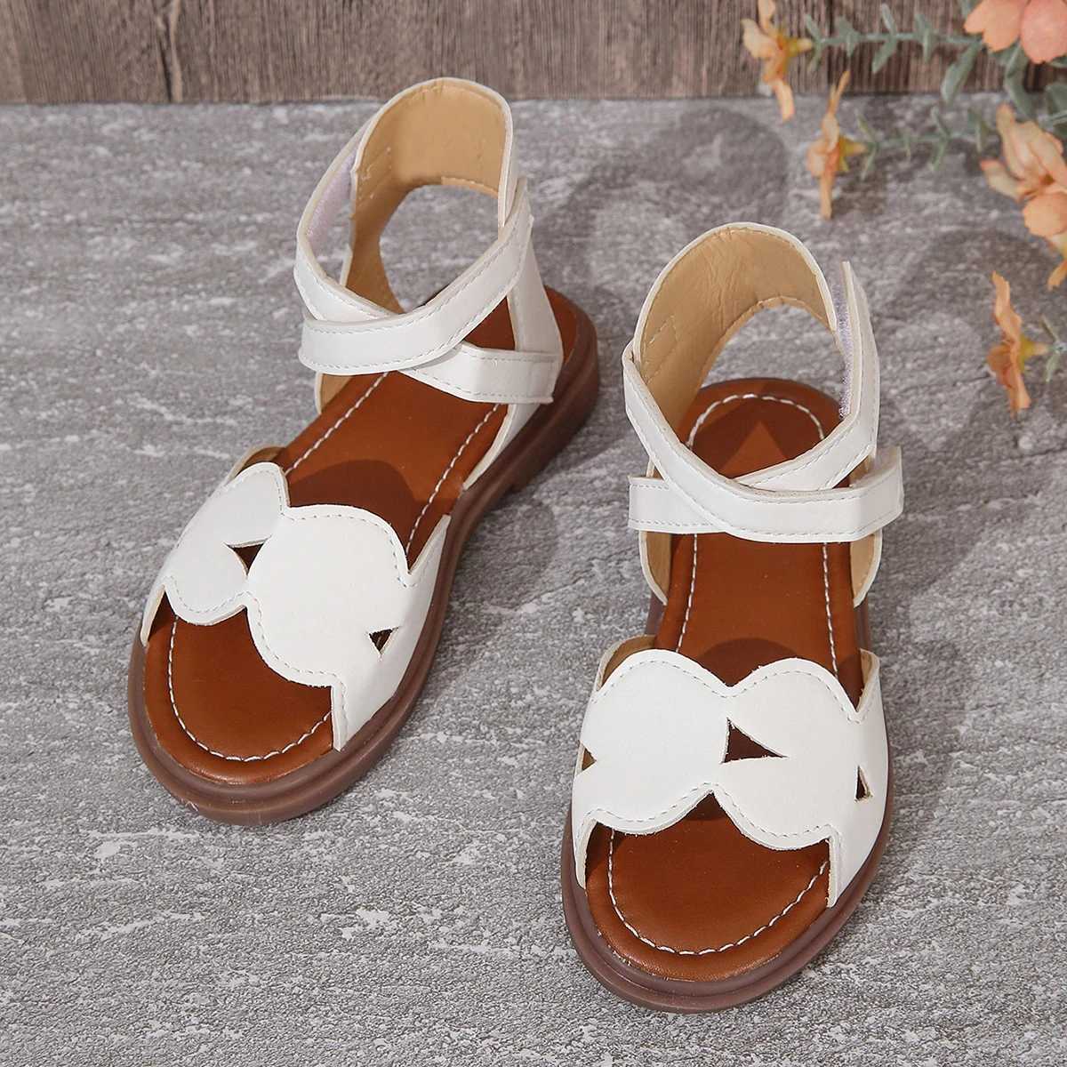 Sneakers Girls sandals new summer medium and large children princess shoes baby soft bottom sandals H241221