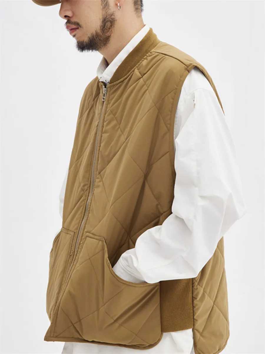 Mens Autumn Winter Warm Vest Sleeveless Jacket Cotton Padded Waistcoat Cargo Work Wear Male Clothes Rhomboid Coat StreetwearXJ241221