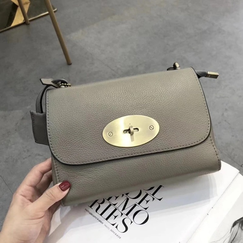 New Famous Brand Design Shoulder Bag 100% Genuine Leather Chain Women Handbag Solid Flap Crossbody Bags