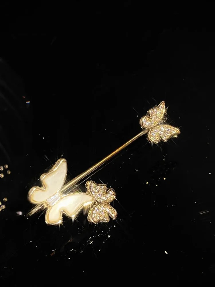 Trendy Diamondembedded Oildrop Butterfly Ear Cuff Earrings for Women No Piercing Fashion Accessory 241220