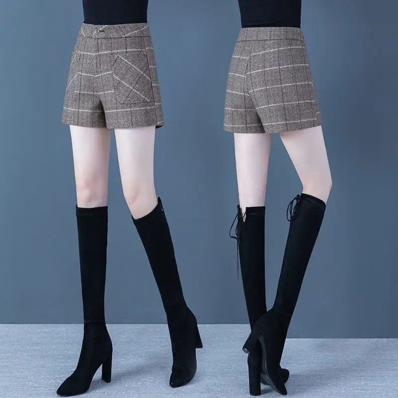 Simplicity Fashion Autumn Women Woolen Plaid Zipper Button Korean Casual High Waist Loose Aline Wide Leg Bootcut Shorts 241218
