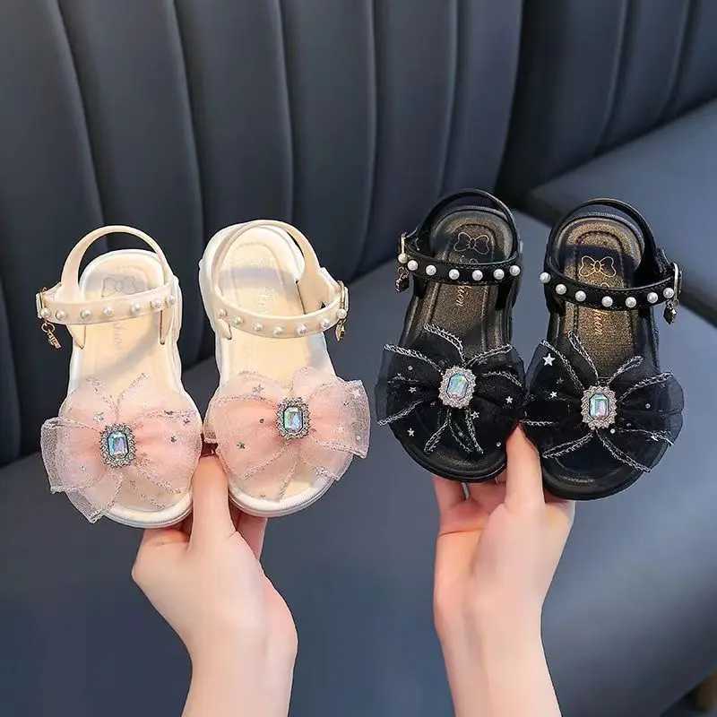 Sneakers 2024 Hot selling Girls Sandals Student Fashion Outwear Anti slip Soft Sole Cute Shoes Casual Summer Middle Children Sandals H241221