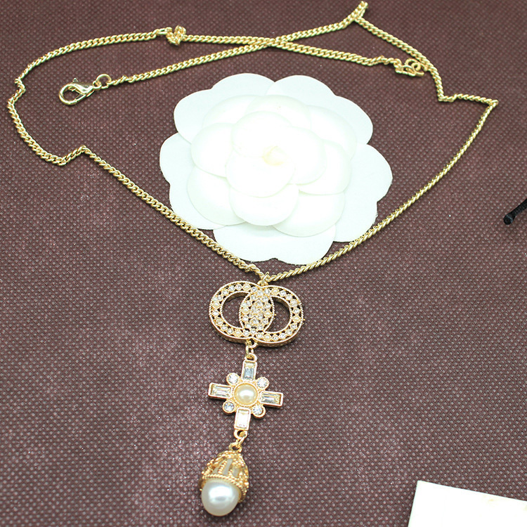 Pendant Necklaces Regal Cross and Pearl Pendant Necklaces Gold Tone Chain with Crystal and Faux Pearl Womens Fashion Jewelry Classic Gift Accessory