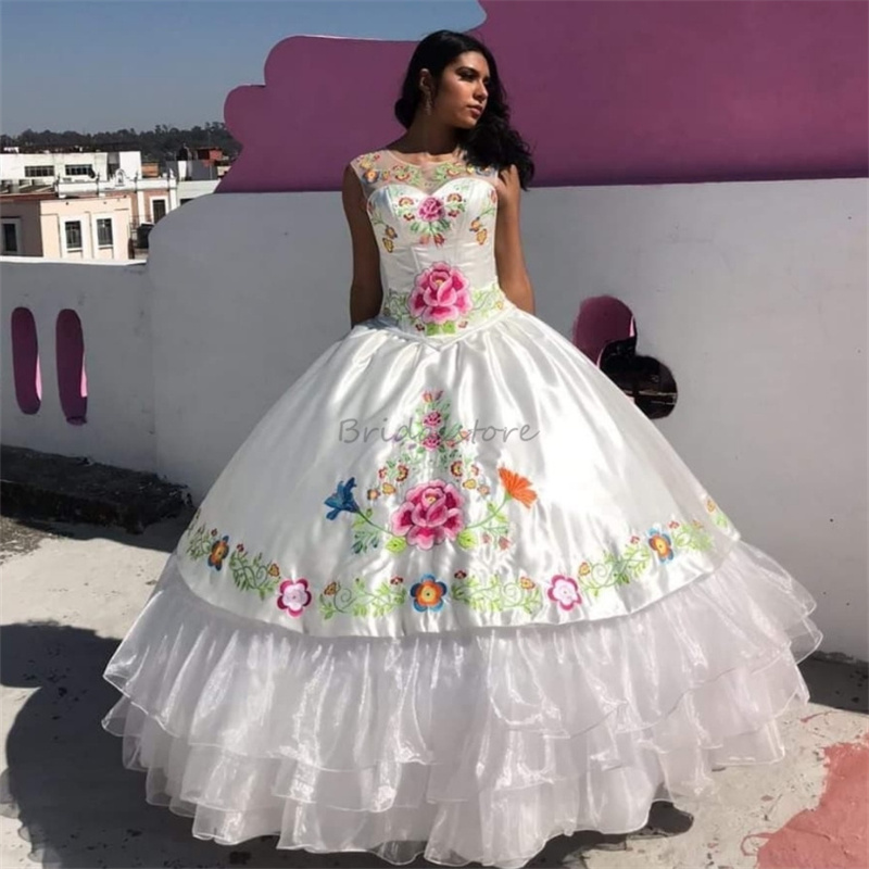 White Mexican Quinceanera Dress Charro Embroidery Flower Birthday Party Cosplay Vestidos De 15 Anos Xv Debutante Halloween Costume Sweet 16 Dress Robe
