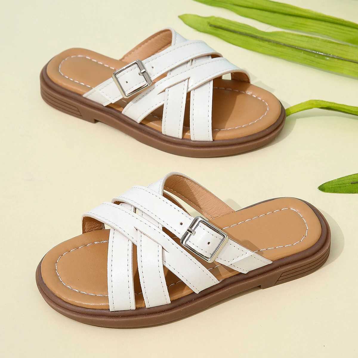 Sneakers Girls sandals new summer medium and large children princess shoes soft sole shoes H241221