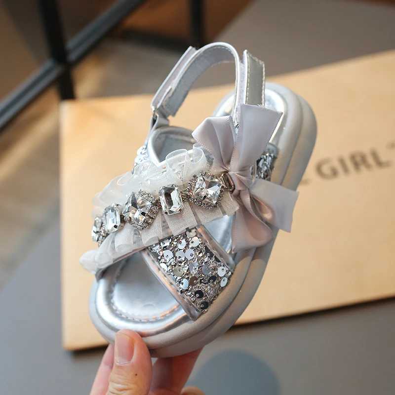 Sneakers Girls Princess Sandals 2024 Summer New Baby Sparkly Rhinestones Bow Shoes Fashion Non-slip Flat Childrens Sandals Slipper H241221