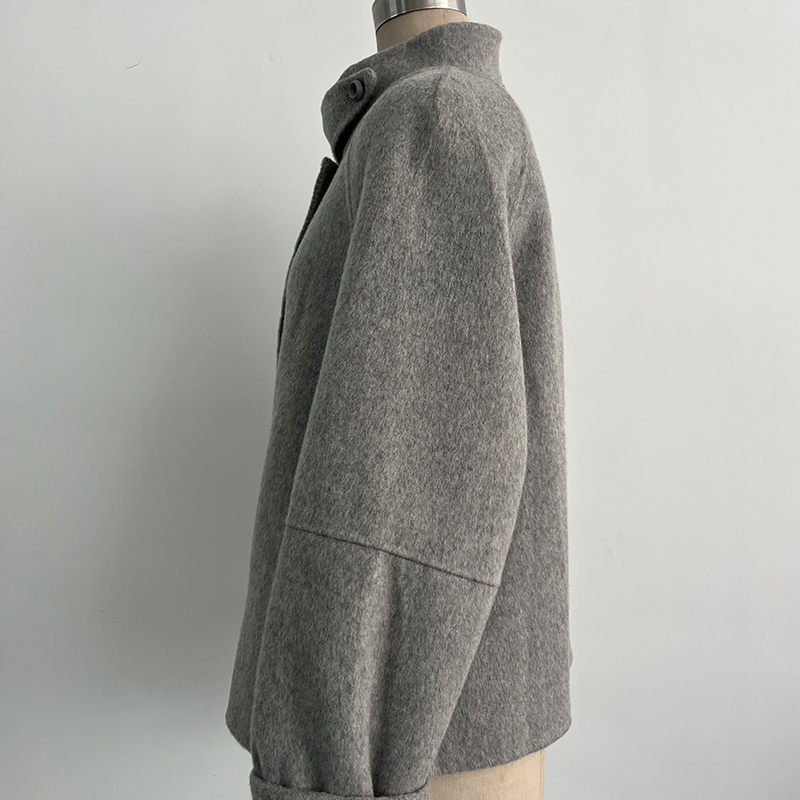 Elegant Women's Two-Tone Wool Coat - Classic Vintage Design & Long Sleeve Overshirt