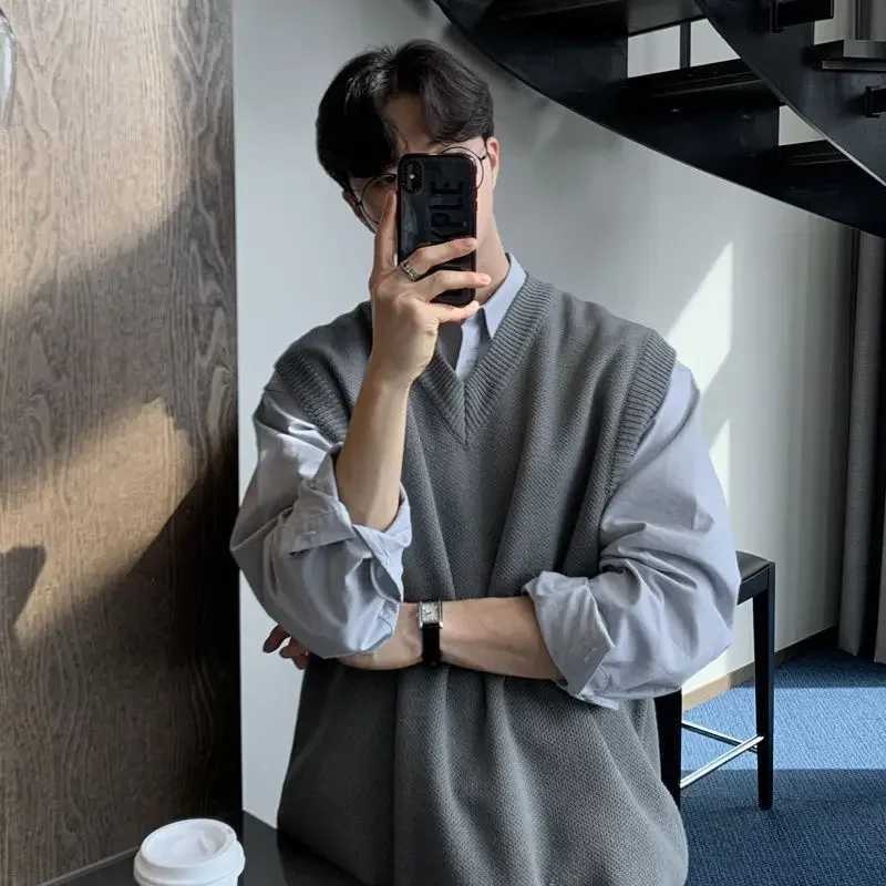 Plain Sleeveless Knitted Sweaters for Men Solid Color Man Clothes Waistcoat V Neck Vest White A Thick Winter Korean Autumn BaggyXJ241221