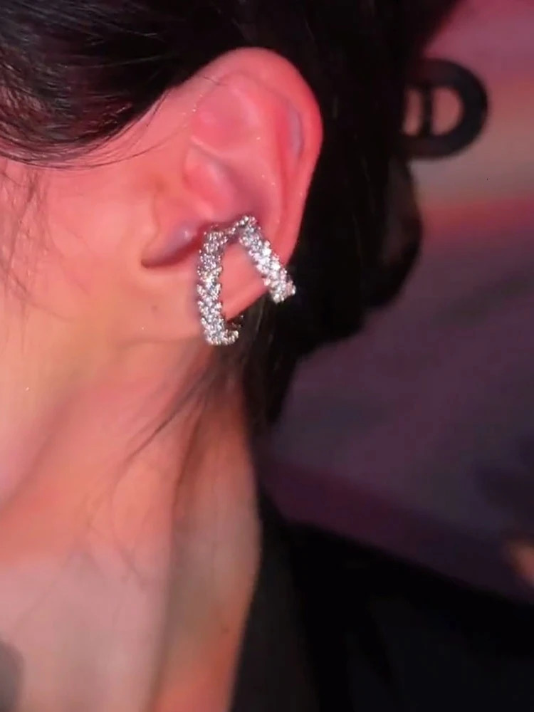 French Elegance Willow Leaf Rhinestone Ear Cuff Clip No Piercing CZ Fairy Ear Hanger Chic Versatile 241220