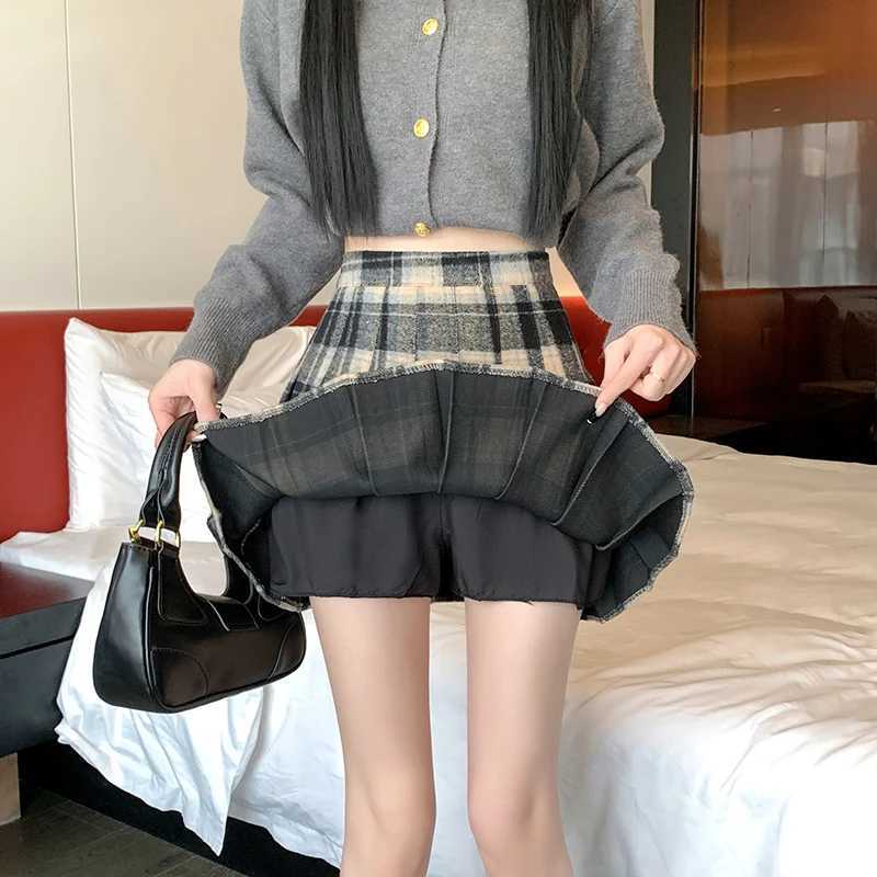 Preppy Style Winter Plaid Vintage Pleated Mini Wool Skirt For Women High Waist Thicken Casual School Cute Short Skirt FeXJ241221