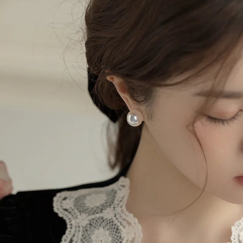 MOXI Vintage Mabel Pearl Ear Clip Female Mosquito Coil Earring Without Piercing Earrings Advanced Sense 241220
