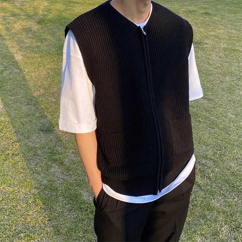 Mens Knitted Sleeveless Zipper Sweater Casual Luxury Clothing Waistcoat Tide Port Style Leisure Pullover Spring Retro KnitwearXJ241221