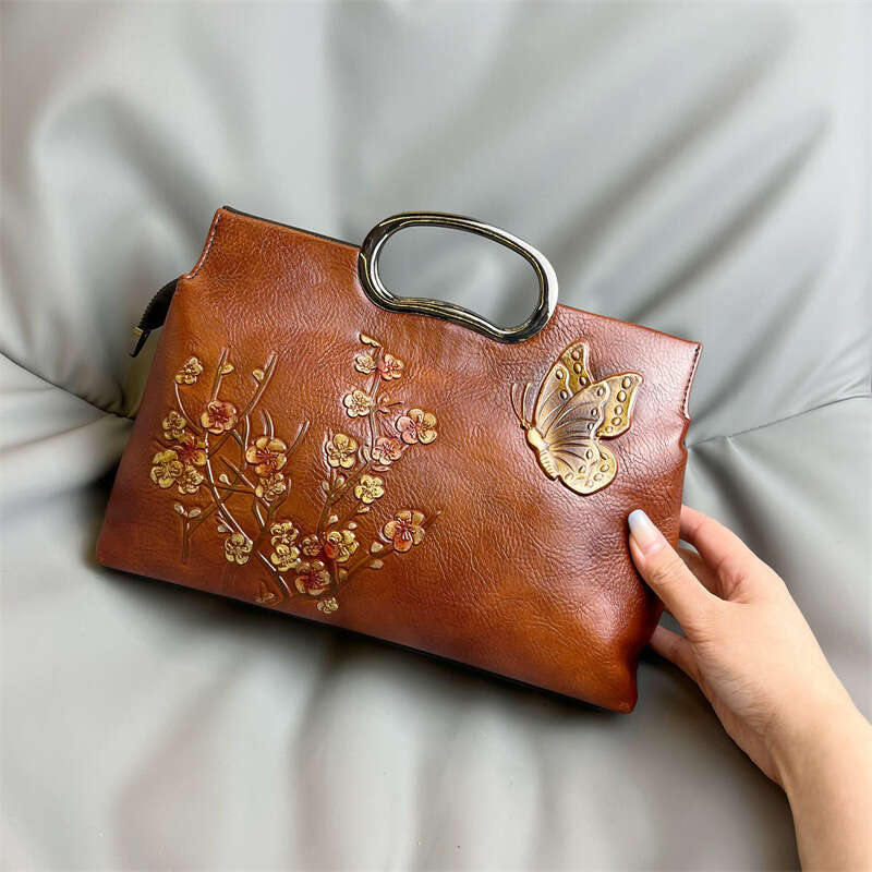 Handbag in Chinese Republican paired with cheongsam, ancient style small square bag, 2024 new women's banquet handbag