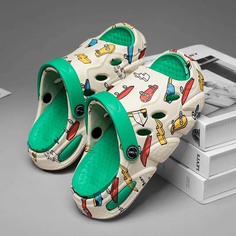 Sneakers Childrens sliders printed on indoor and outdoor non slip soft bottom home graffiti boys and girls treasure stepping on poop sandals H241221