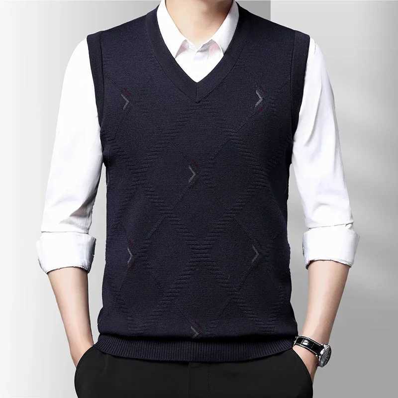 New Mens Casual Fashionable Warm Sweater Vest V-neck Versatile and Comfortable Soft Knitted Business Casual TopXJ241221