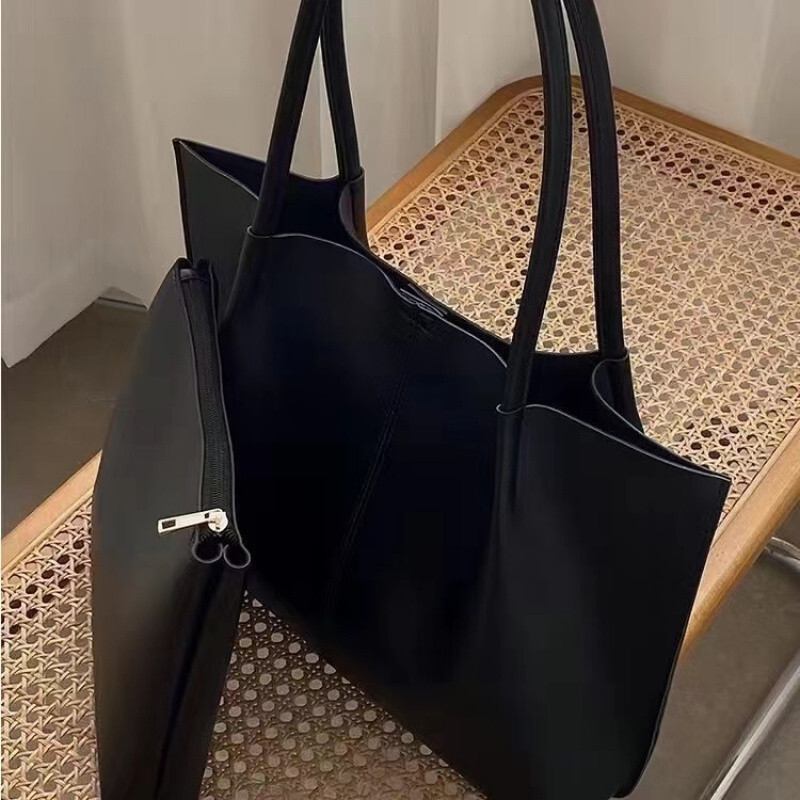 Large leisure capacity new fashionable women s multifunctional niche shoulder designer feeling big girl trend commuting handbag