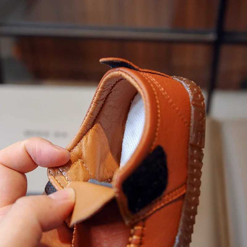 Sneakers Spring Fall childrens baby cushioned leather shoes Brown Boys Girls Baby soft casual shoes 2024 new black childrens baby shoes H241221