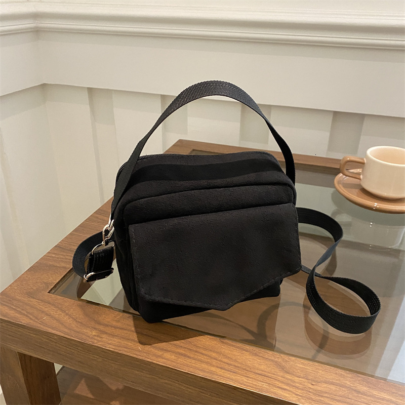 new Korean version single shoulder crossbody bag casual hundred bag designer fashionable and avant garde outdoor backpack trend shoulder bag bag