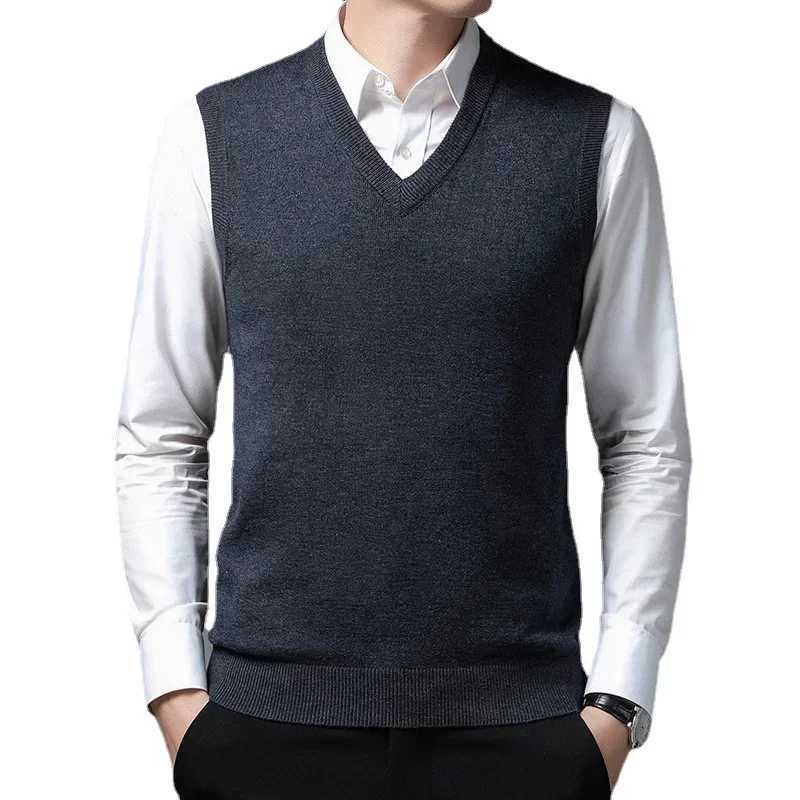 Vests for Men Solid Color Sweater Casual Fashion Warmth Top Sleeveless Business Knitwear Fashion Mens Jumpers Autumn WinterXJ241221