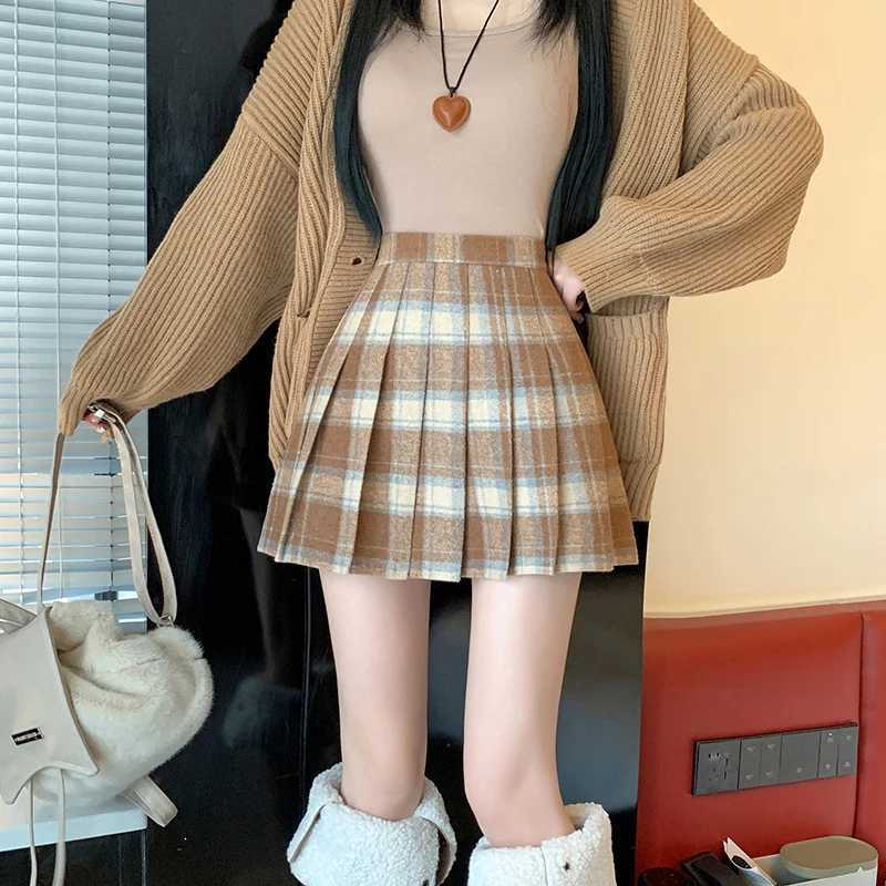 Preppy Style Winter Plaid Vintage Pleated Mini Wool Skirt For Women High Waist Thicken Casual School Cute Short Skirt FeXJ241221