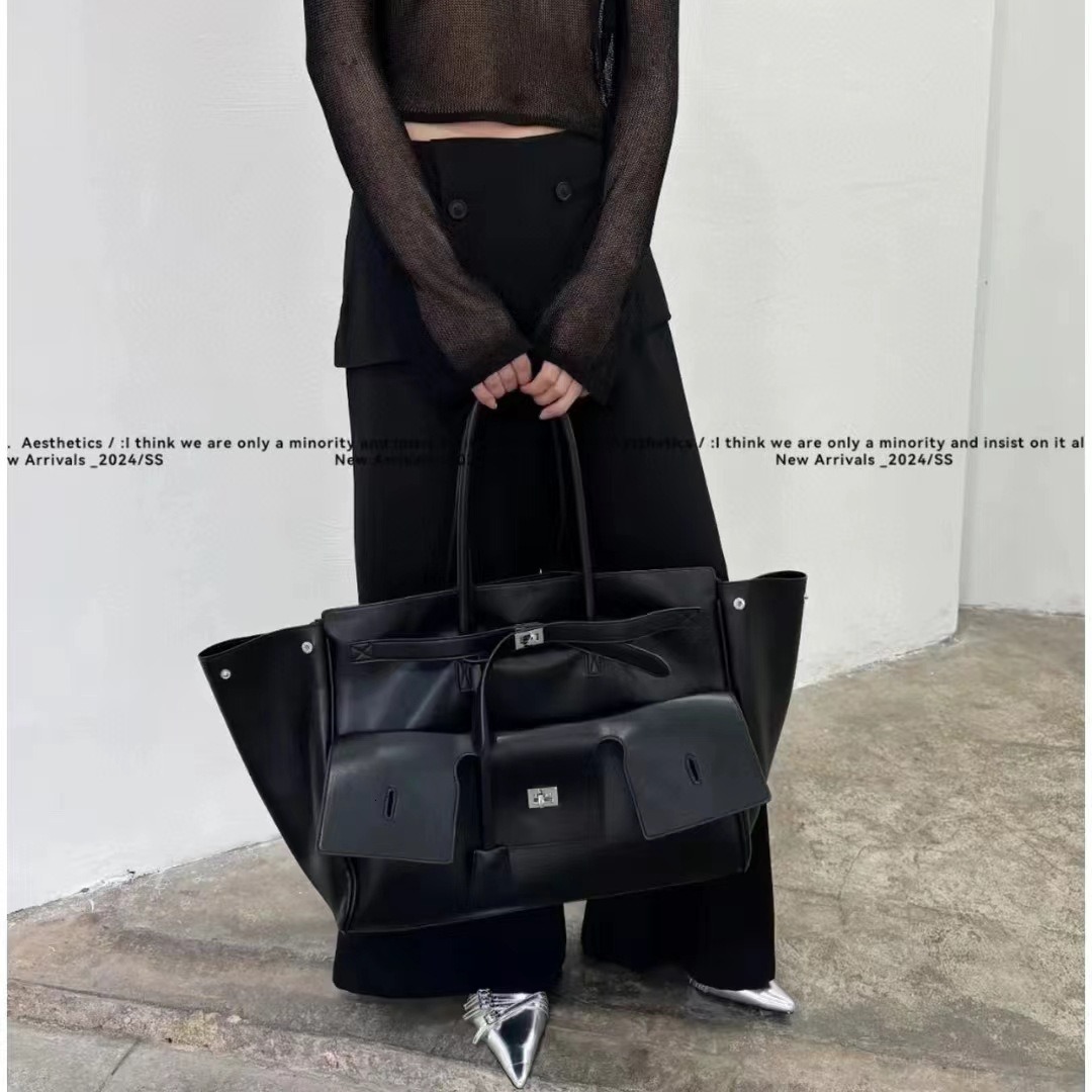 Shoulder Bags 2025 Black Designer Bag Wallet Cyme Leather Shoulder Bag Womens And Mens Handbags Weekend Handbags Pocket Shopping Bags Free Delivery
