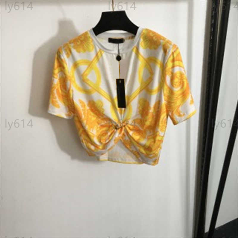 Designer T Shirt Women Sweat Shirt Crop Top The New Stylish Medusa Portrait Pin Is Decorated With Vintage Floral Print Waisted Short Crop Short Sleeve Tops T-shirt