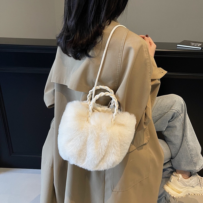 New Wrinkle Cloud Plush Handbag Autumn Winter New Designer Multi leisure functional trend Design Sense Shoulder Crossbody Bag