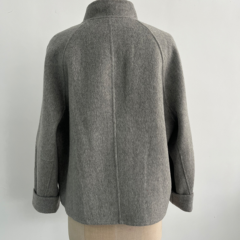 Elegant Women's Two-Tone Wool Coat - Classic Vintage Design & Long Sleeve Overshirt