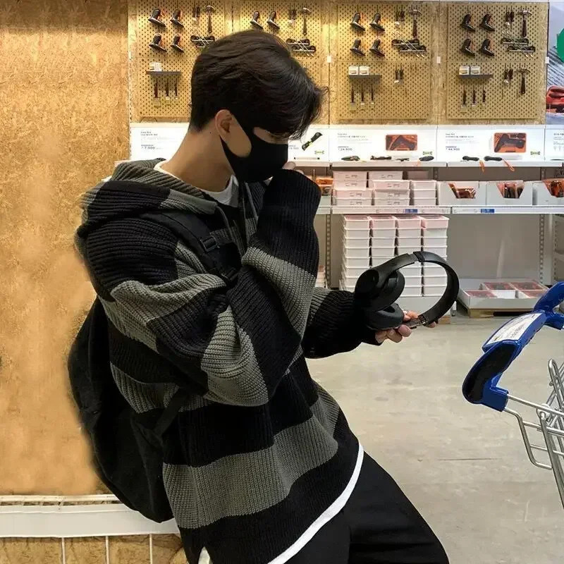 Knit Sweater Male Loose Fit Striped Mens Clothing Black Spliced Pullovers Korean Fashion Hoodies Y2k Streetwear in Tops A V 241220