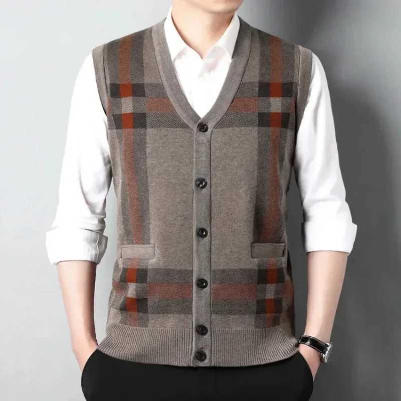 Mens V-neck Sleeveless Vest Classic Business Mens Knitted Vest Cardigan SweaterXJ241221