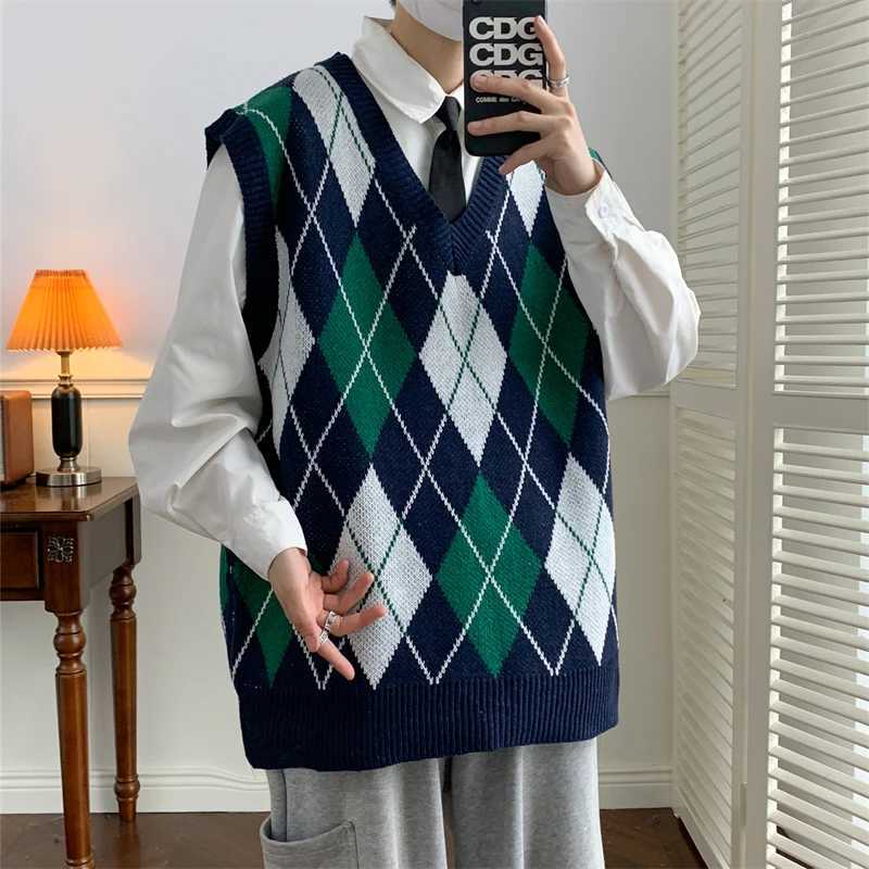 Men 2024 Spring Autumn Vintage Checkered V-neck Vest Male Loose Sweater Tank Tops Mens Plaid Knitted Sleeveless Tops K475XJ241221