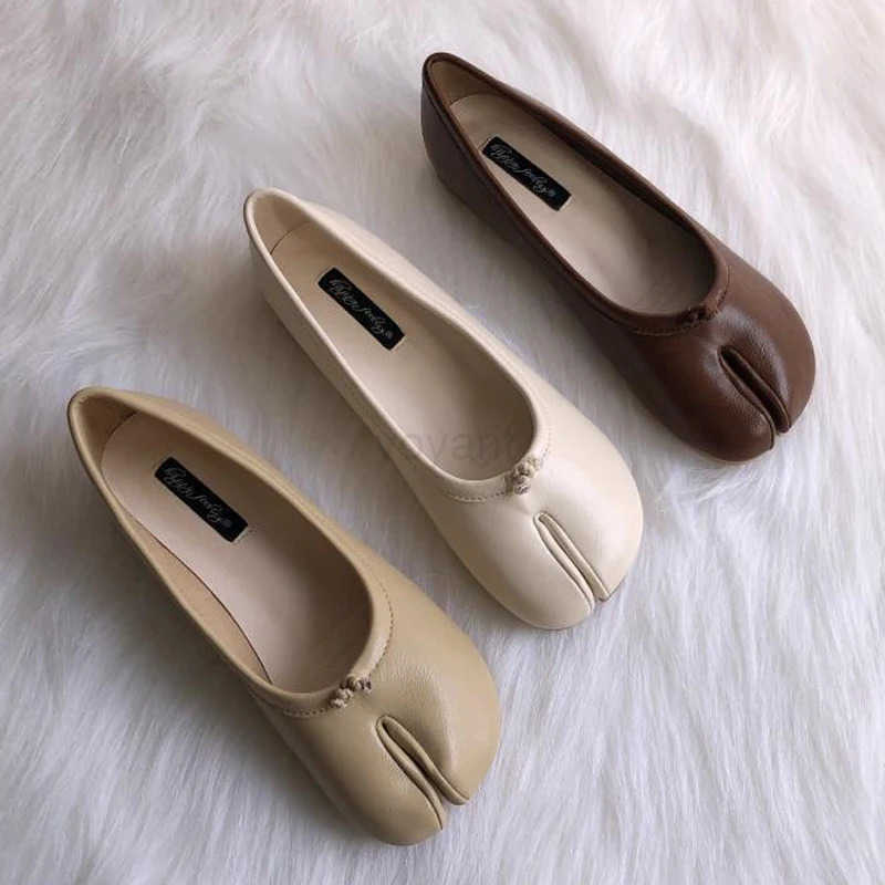 Tabi Ninja Shoes Wan Microfiber Leather Cfy Flats Split Toe Slippers Soft Bott Loafers Brief Ladies Trotter 2023 Z241221