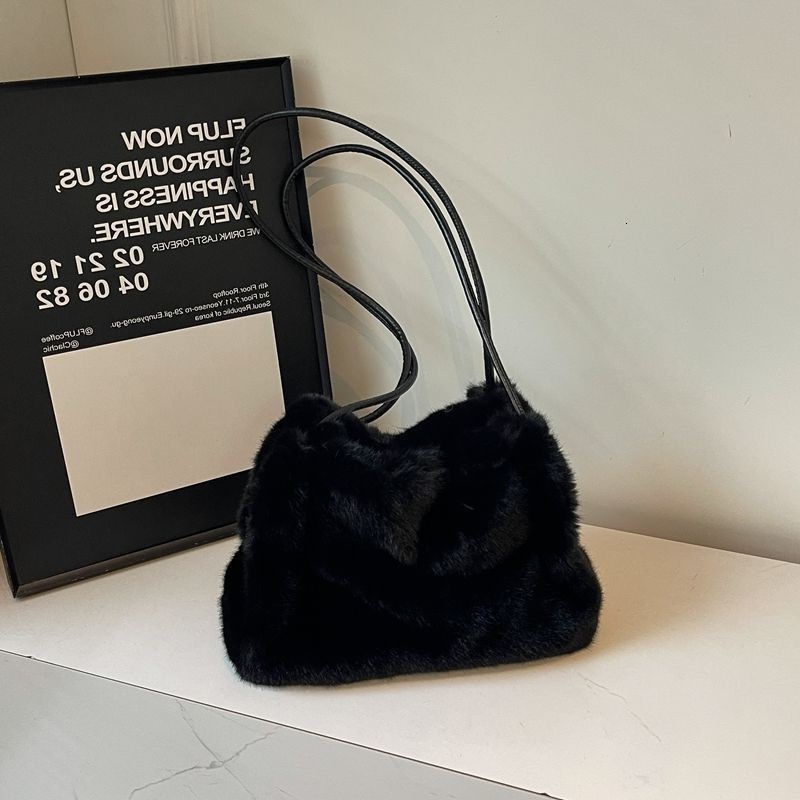 Multifunctional Instagram Women s Cute Plush Autumn Winter New Shoulder Bag Super Hot Handbag Designer Plush Bag bag