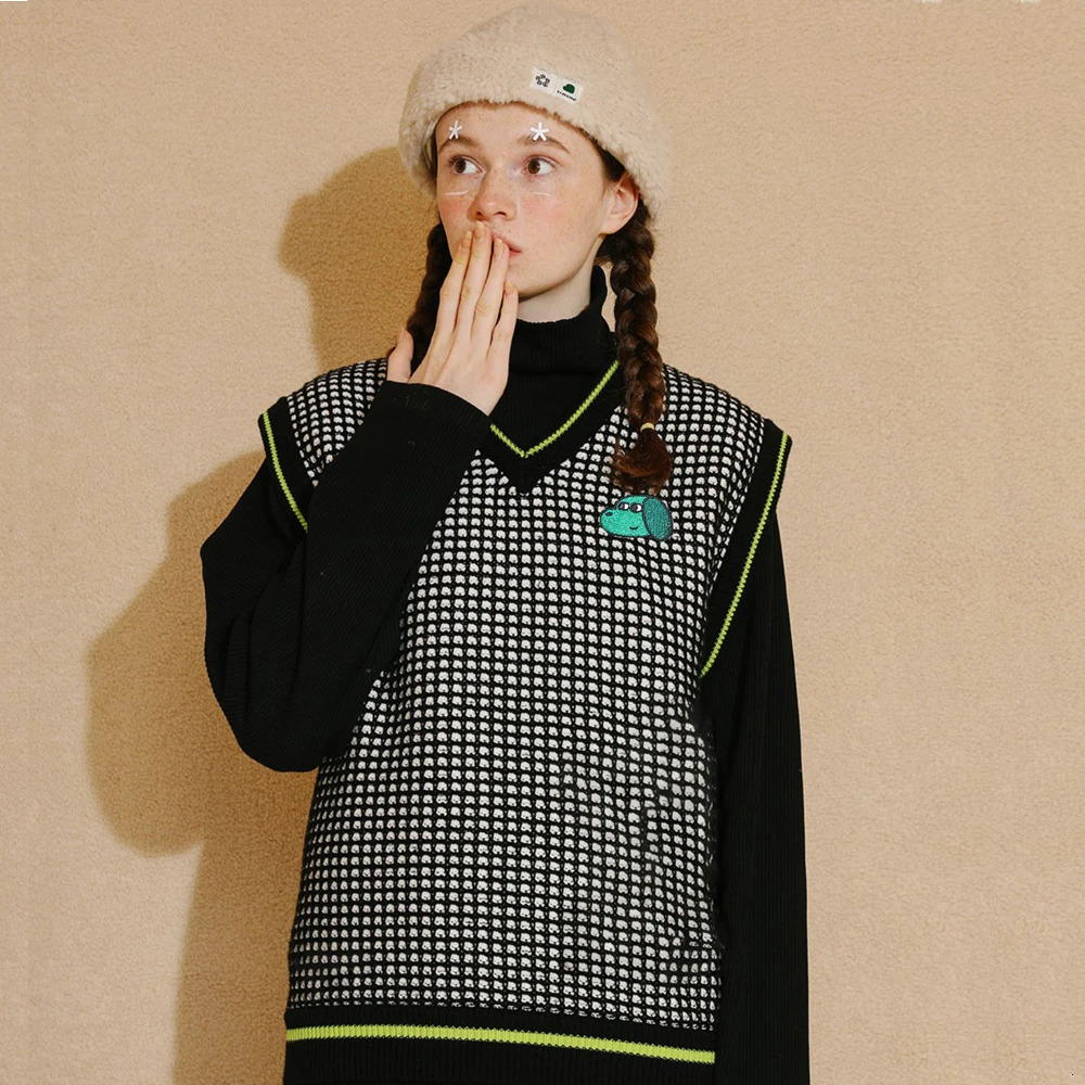 Womens Vintage Knit Vest Loose Black Plaid Cartoon y Cotton Pullover Sleeveless Sweater Original Niche er Autumn 241218