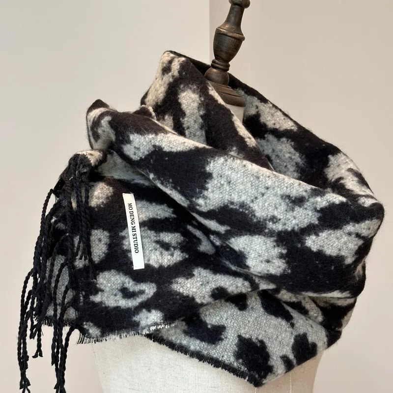 Fashion Spotted Leopard Cashmere Scarf Winter Women Wool Shawl Neckerchief 241220