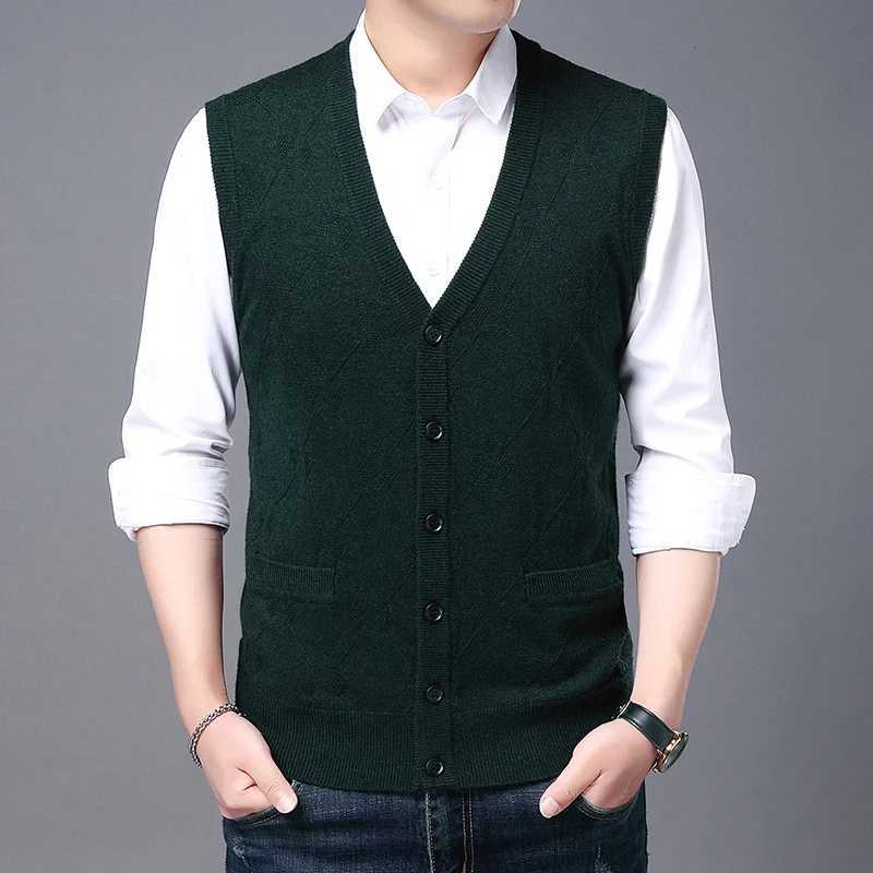 Anti-pilling Top Grade New V Neck Fashion Brand Knit Cardigan Casual Preppy 2024 Autum Sweater Vest Sleeveless Mens ClothingXJ241221