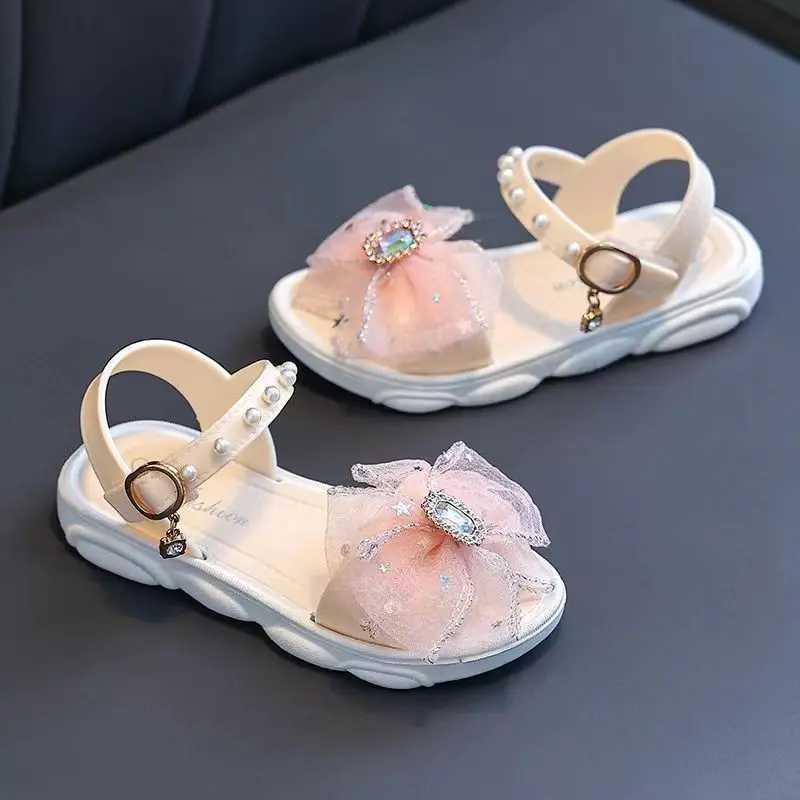 Sneakers 2024 Hot selling Girls Sandals Student Fashion Outwear Anti slip Soft Sole Cute Shoes Casual Summer Middle Children Sandals H241221