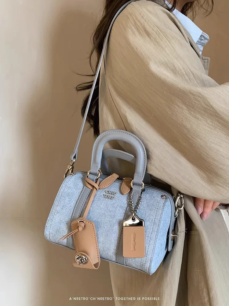 In Denim Canvas Top Handle Bags for Women High Quality Blue Pillow Handbags Simple Versatile Female Armpit Crossbody 241213