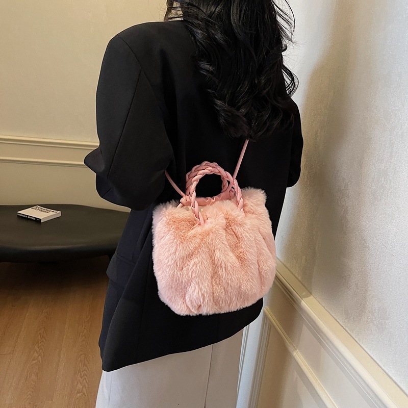 New Wrinkle Cloud Plush Handbag Autumn Winter New Designer Multi leisure functional trend Design Sense Shoulder Crossbody Bag