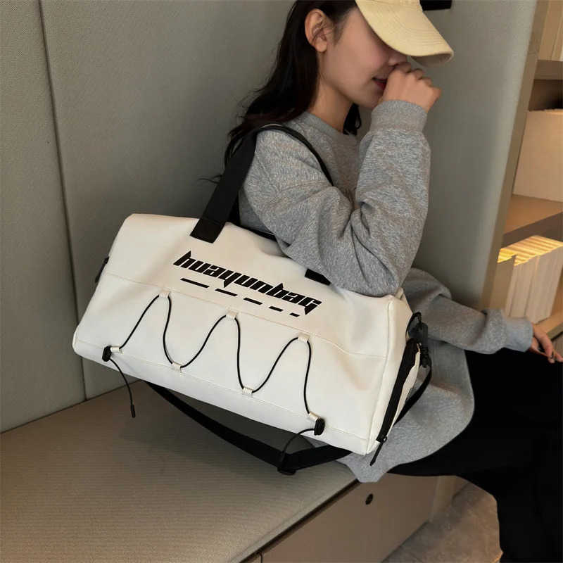 Womens gym sports bag portable handbag fitness travel bag weekend yoga shoe pocket womens shoulder bag outdoor bag mens bag 241220