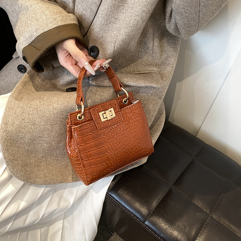 Free shipping 2025 New Single Shoulder Bag for Women flap fashion handbag single shoulder crossbody bag