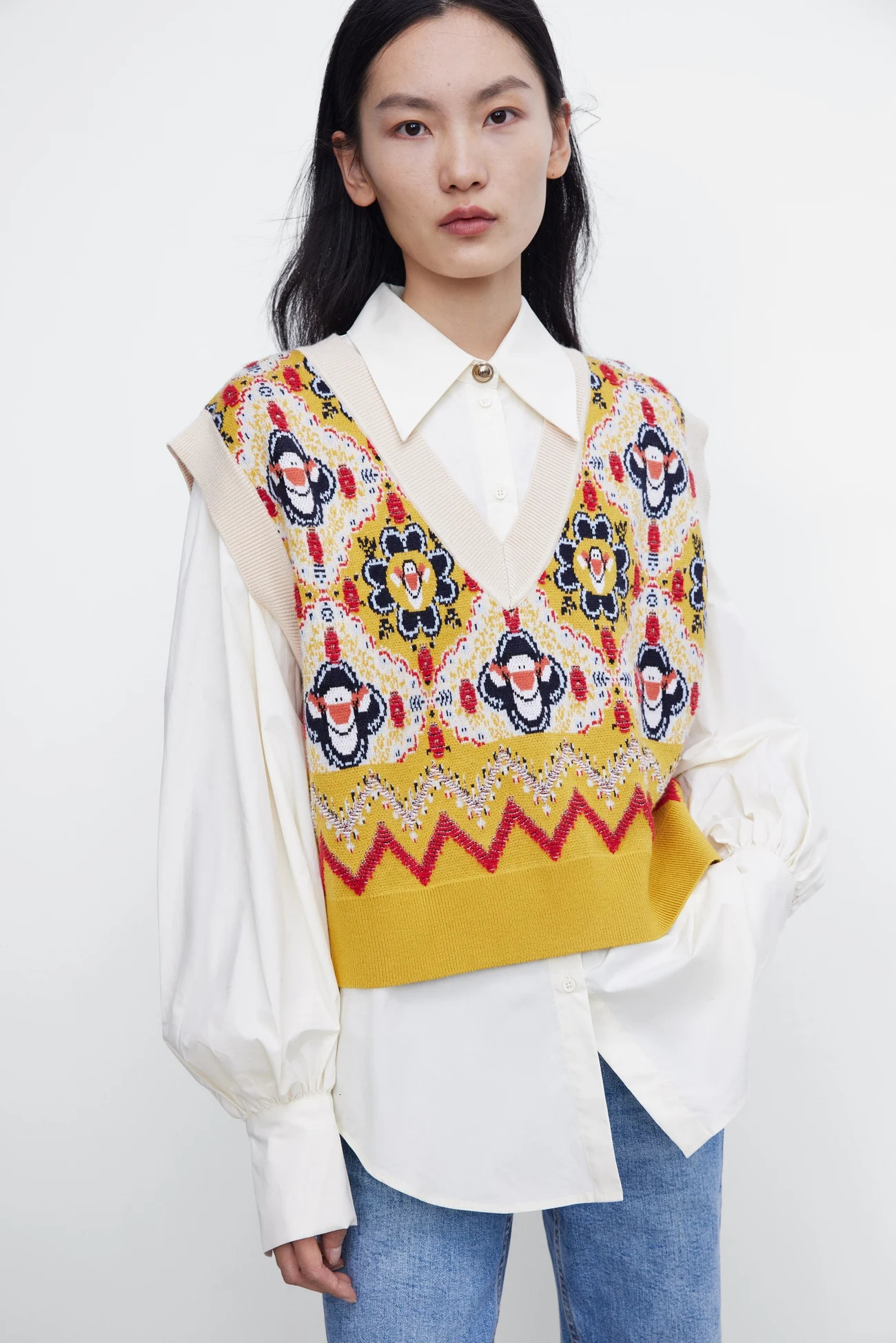 Ethereal style of Womens casual jacquard knit vest 241218