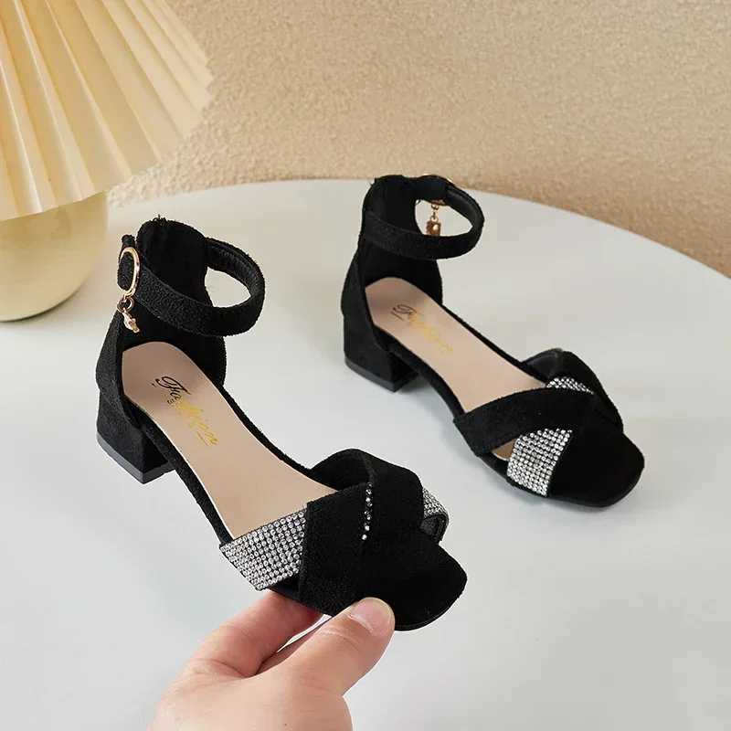 Sneakers Children Mary Janes showcases low heels pleated rhinestone chic sandals for parties and weddings classic red childrens shoes PU 2024 new H241