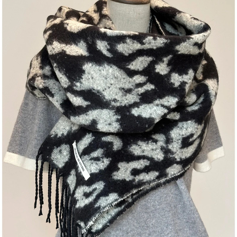 Fashion Spotted Leopard Cashmere Scarf Winter Women Wool Shawl Neckerchief 241220